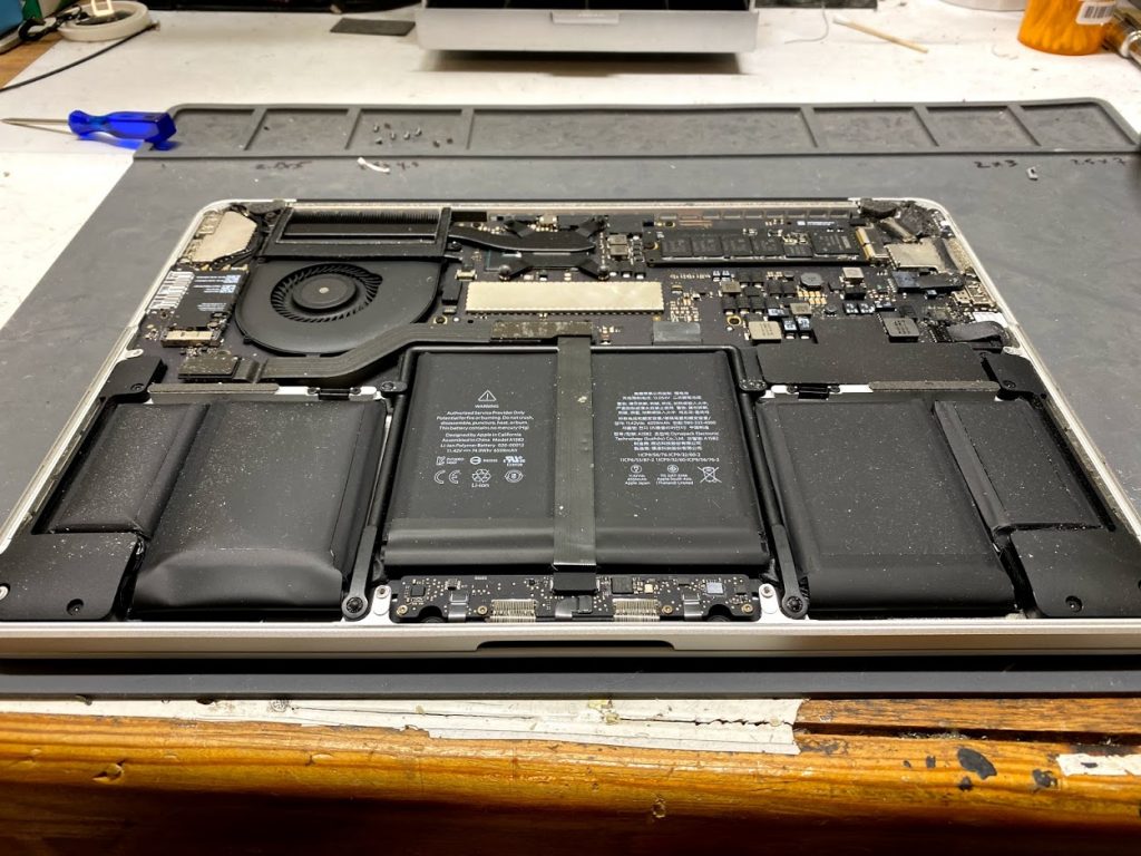 macbook swelled battery